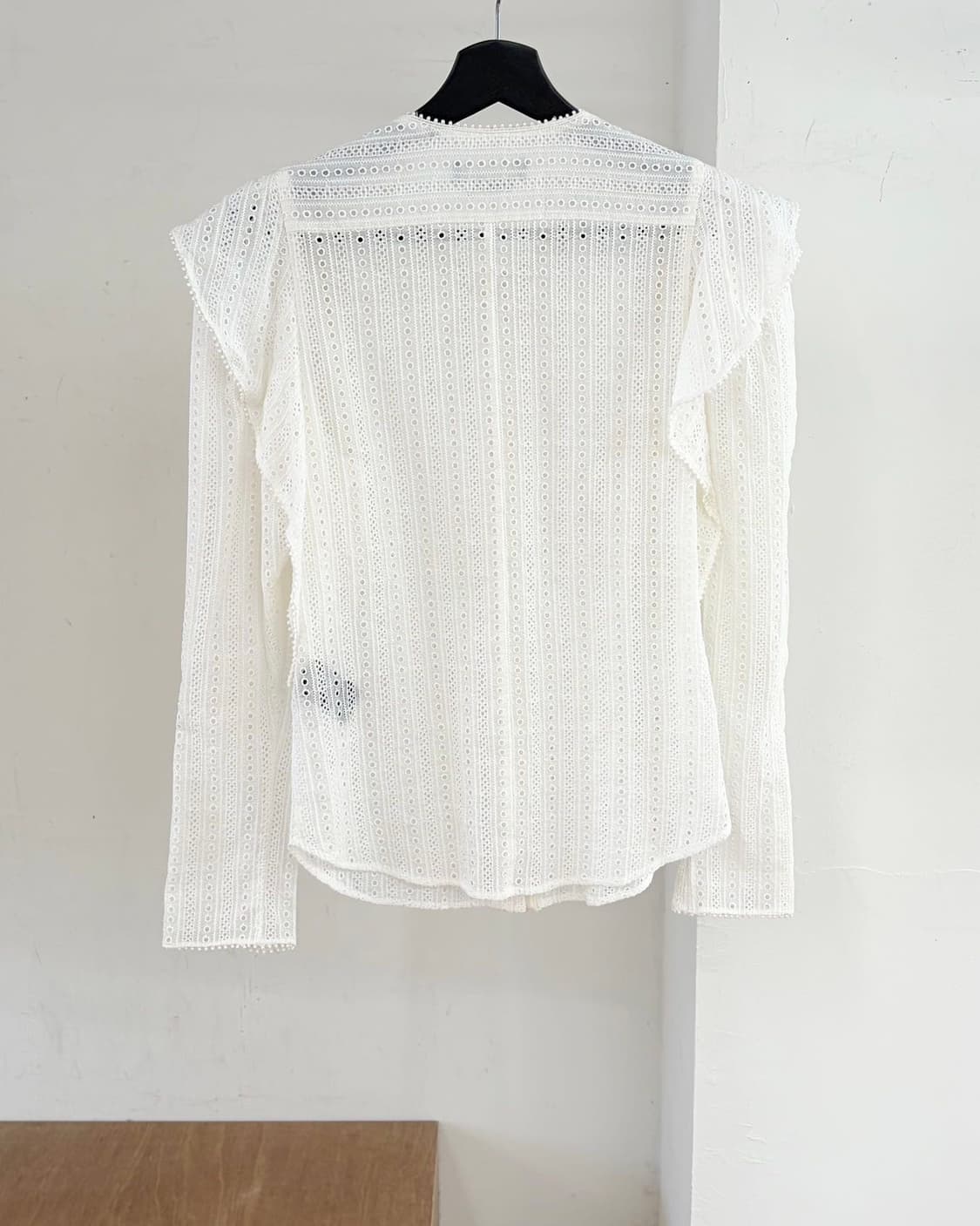 이자벨마랑 화이트 겟일리아 러플 라운드넥 블라우스  상품이미지6