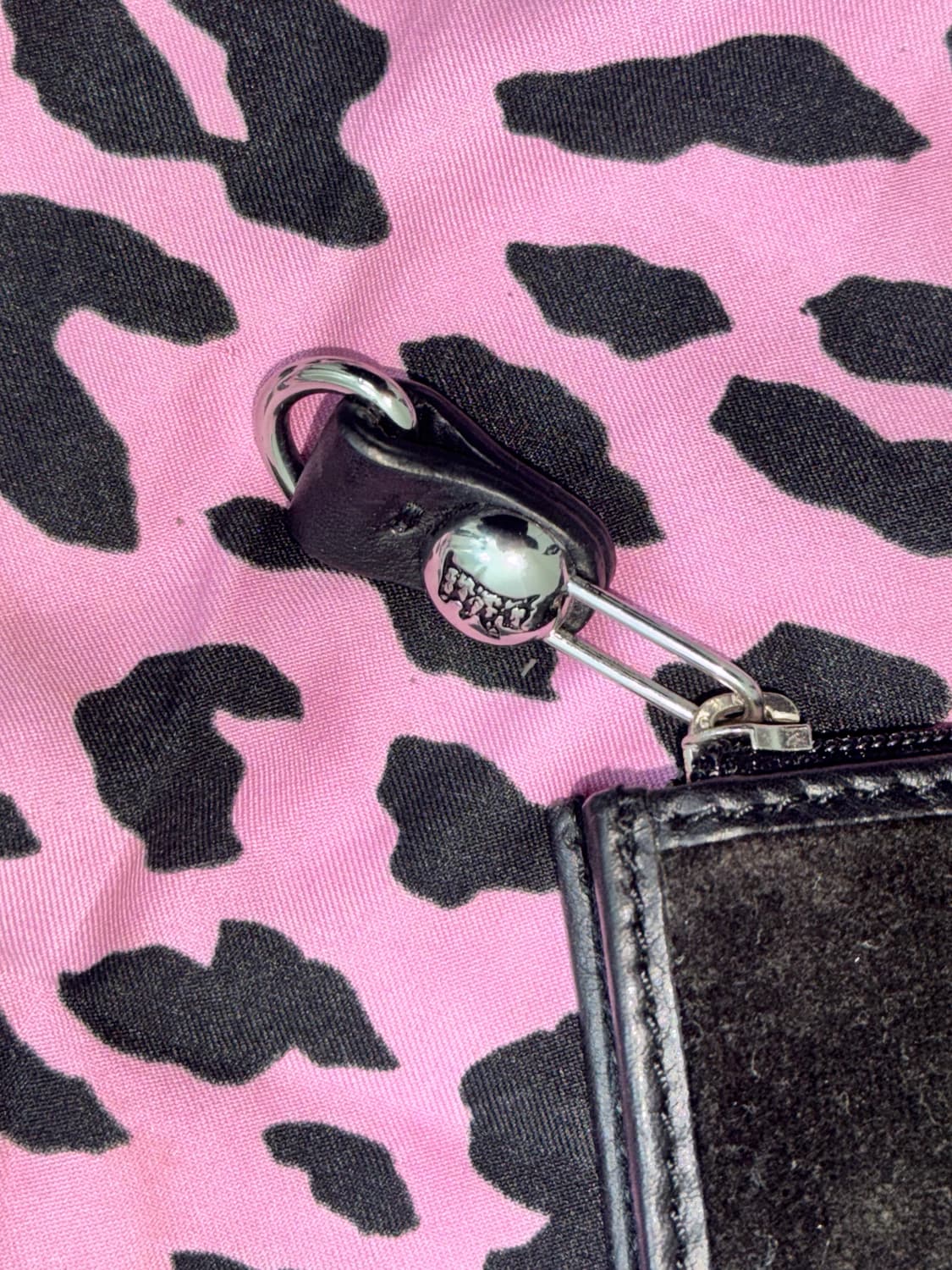 쥬시꾸뛰르 블랙 큐빅 로고자수 디테일 키드지갑  상품이미지5