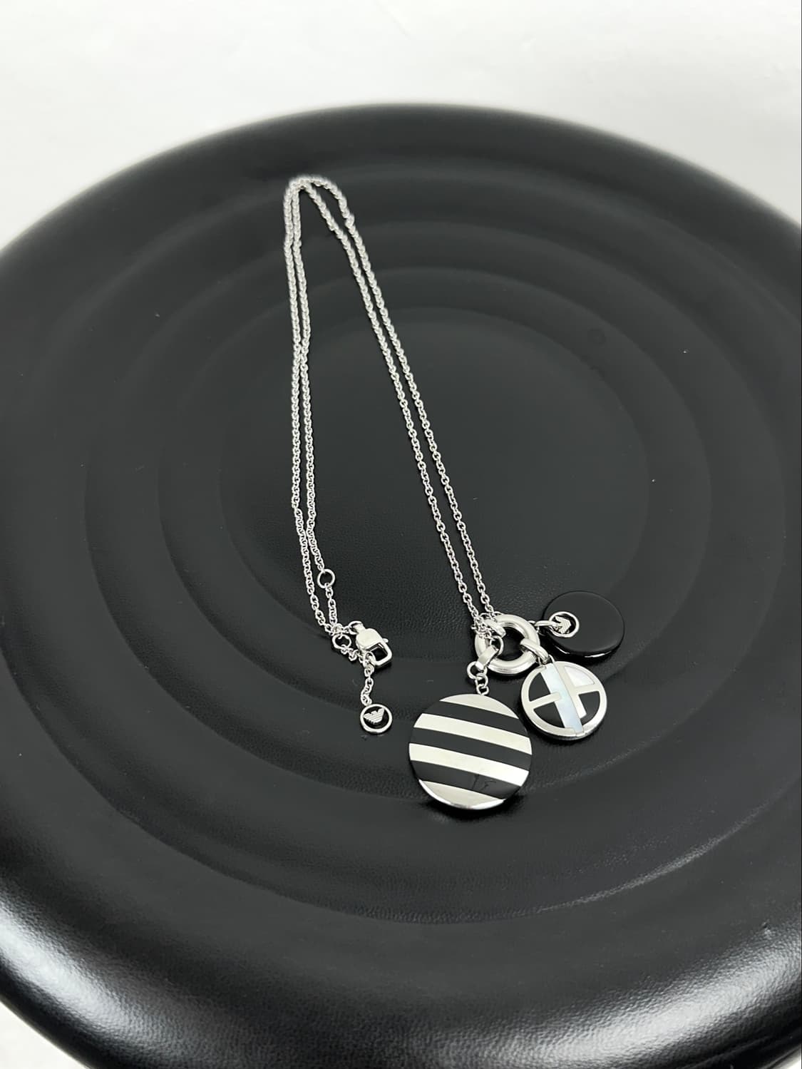 Emporio Armani Triple Charm Necklace  상품이미지3