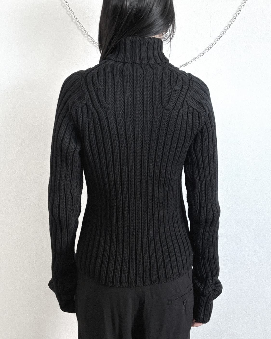 요지야마모토 라나 울 맥시슬리브 크롭 니트 상품이미지3