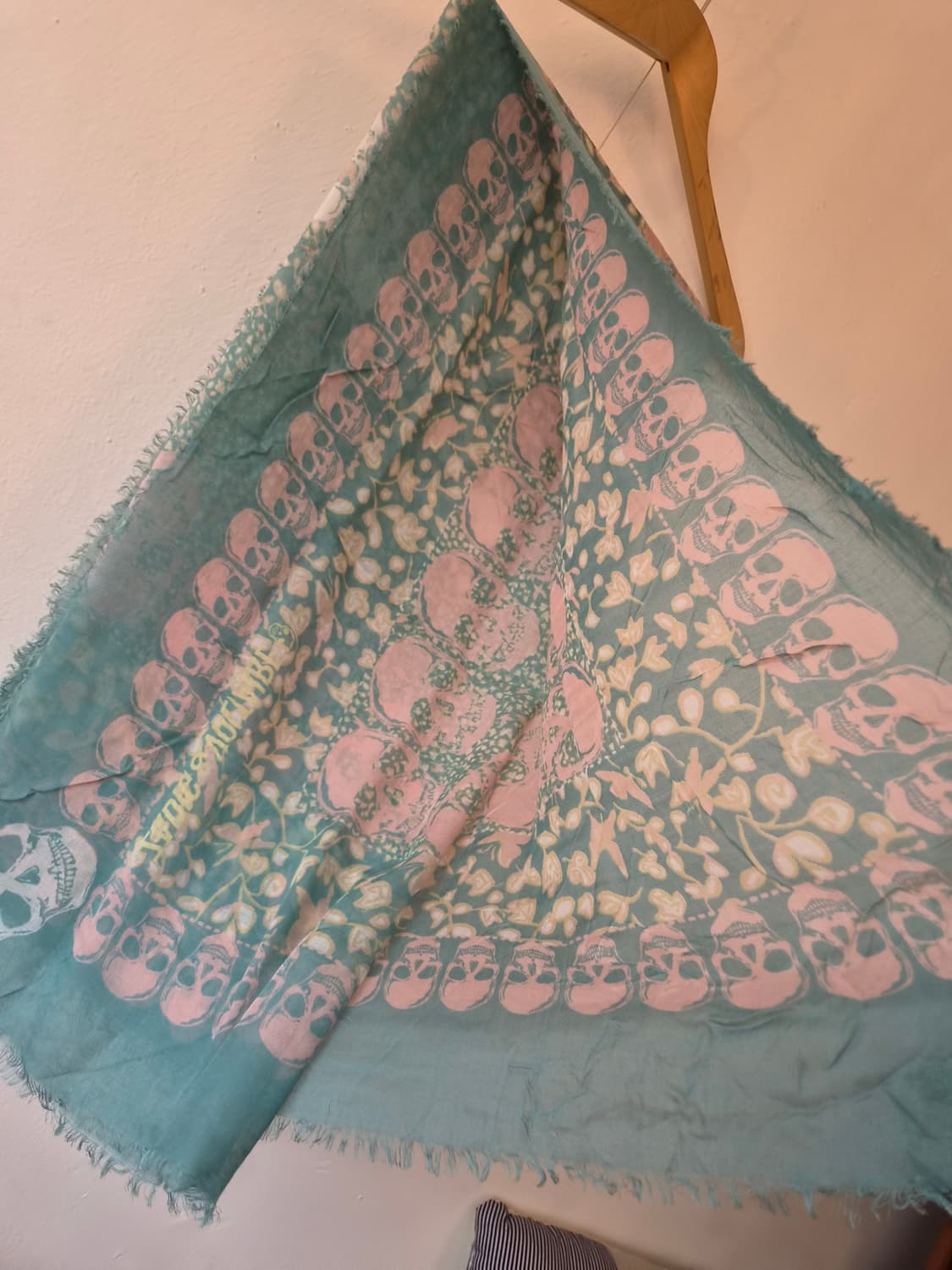 자딕앤볼테르 케리가든 스컬프린트 숄 스카프 상품이미지5