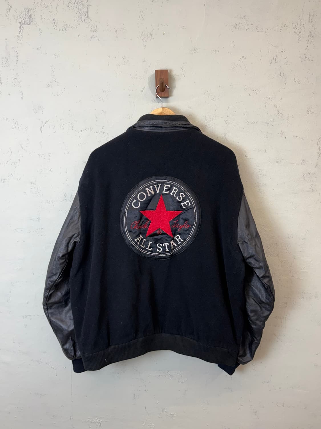 컨버스 90s 빈티지 빅로고 레더 바시티 자켓 상품이미지1