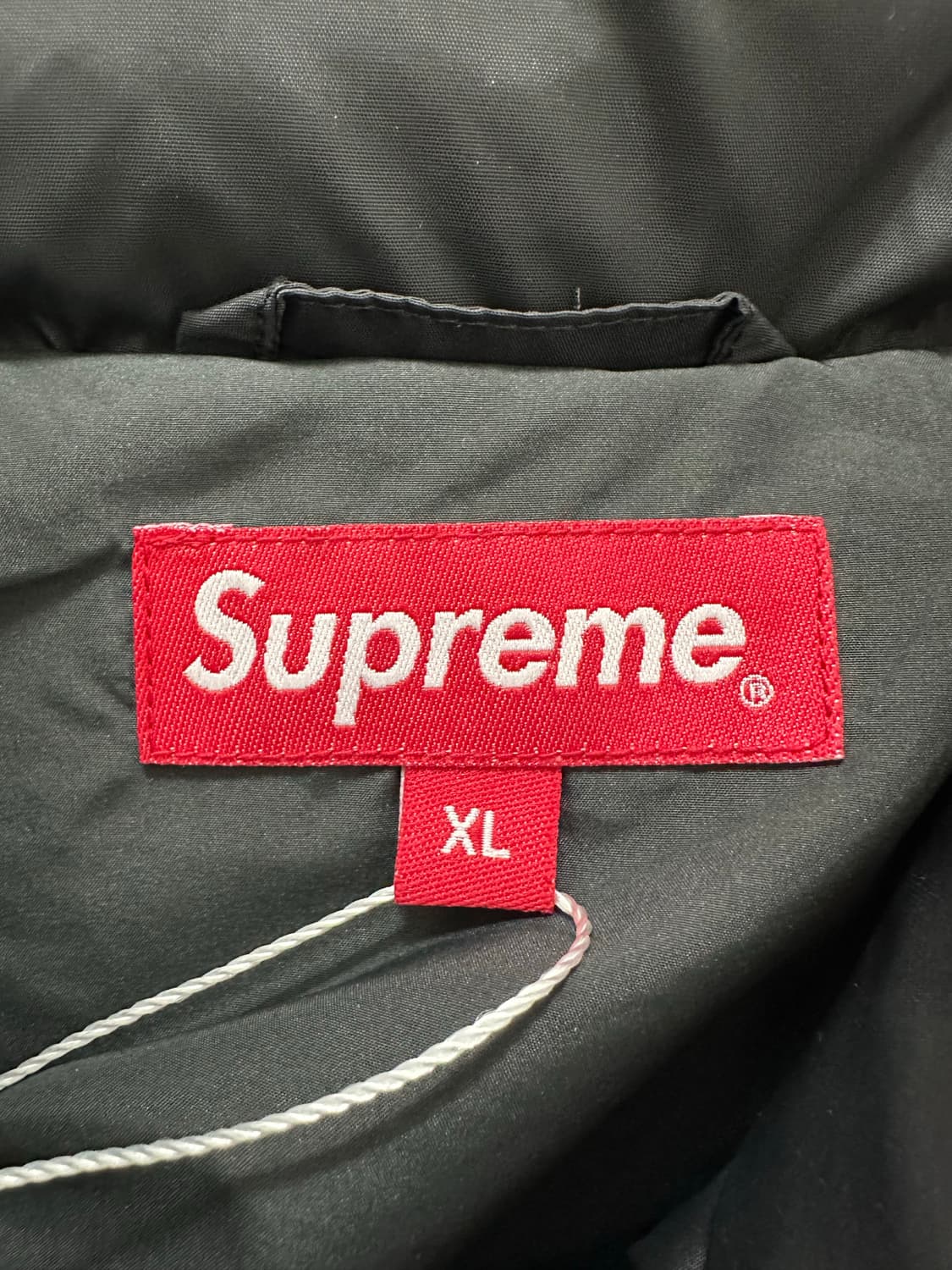 Supreme 글리터 요크 다운 퍼퍼 자켓 (22FW) 상품이미지6