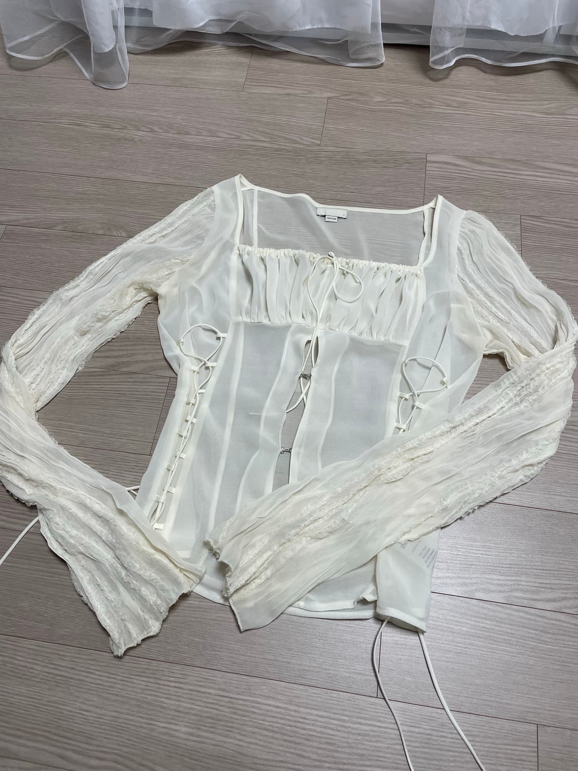 Bonnae Lace up chiffon blous 상품이미지4
