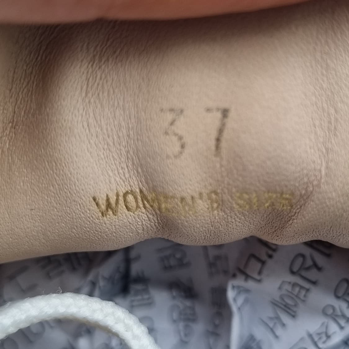 O 토즈 스터드 여성스니커즈37 240 상품이미지6