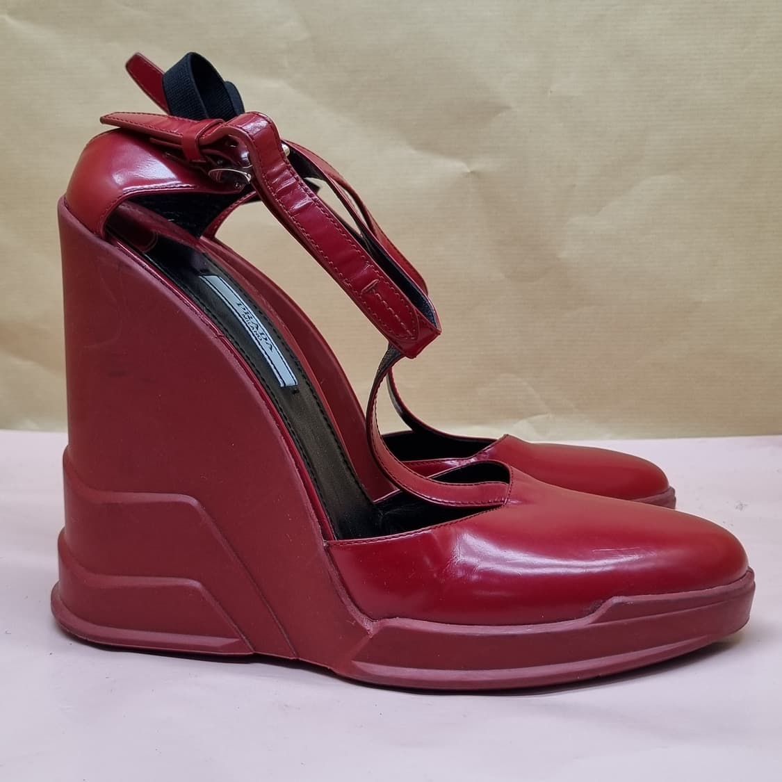 프라다 웻지T 스트랩힐250-255 상품이미지1