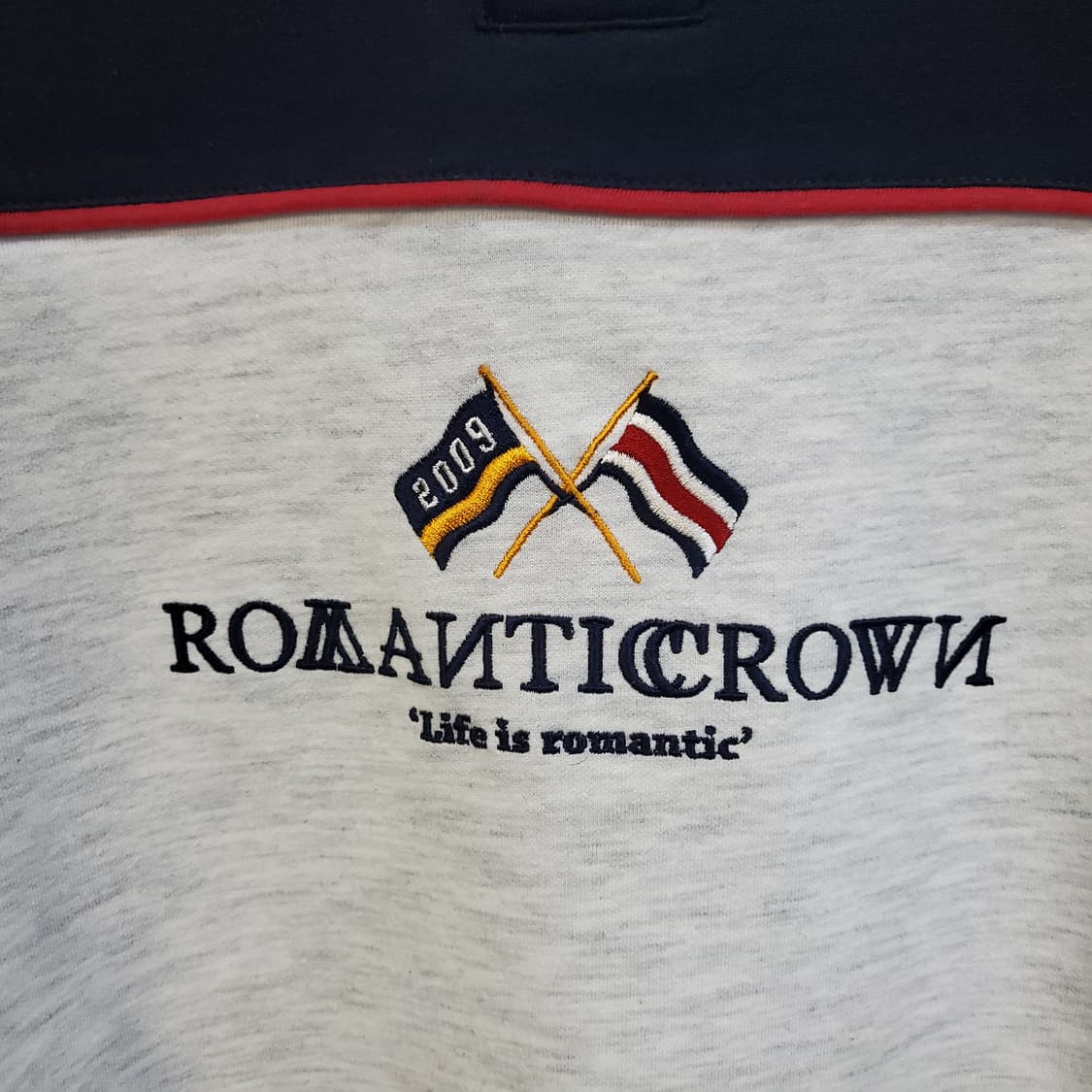 로맨틱크라운 카라 맨투맨  상품이미지3