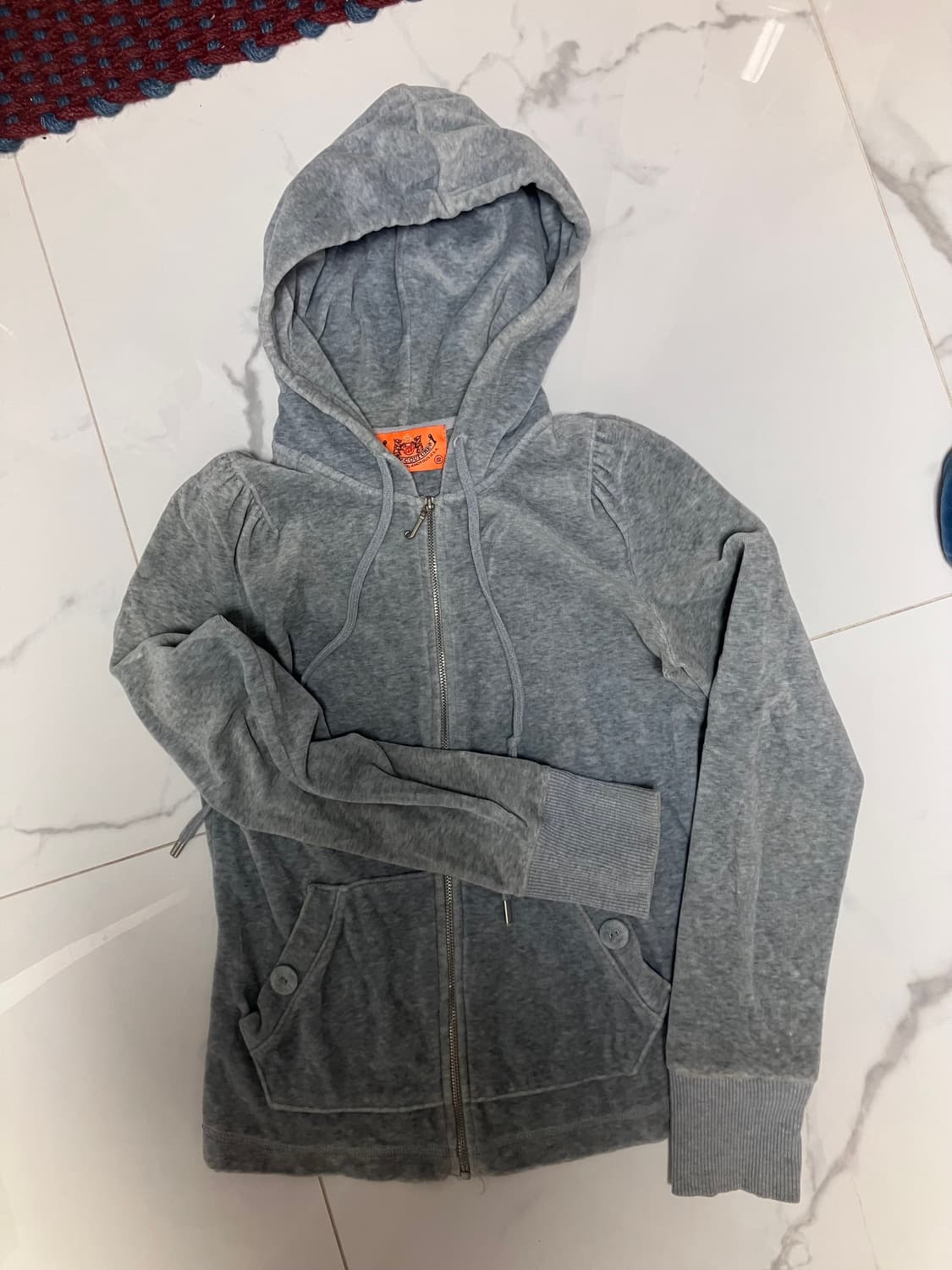 Y2K 쥬시 꾸뛰르 벨루어 그레이 퍼프 후드집업 상품이미지1