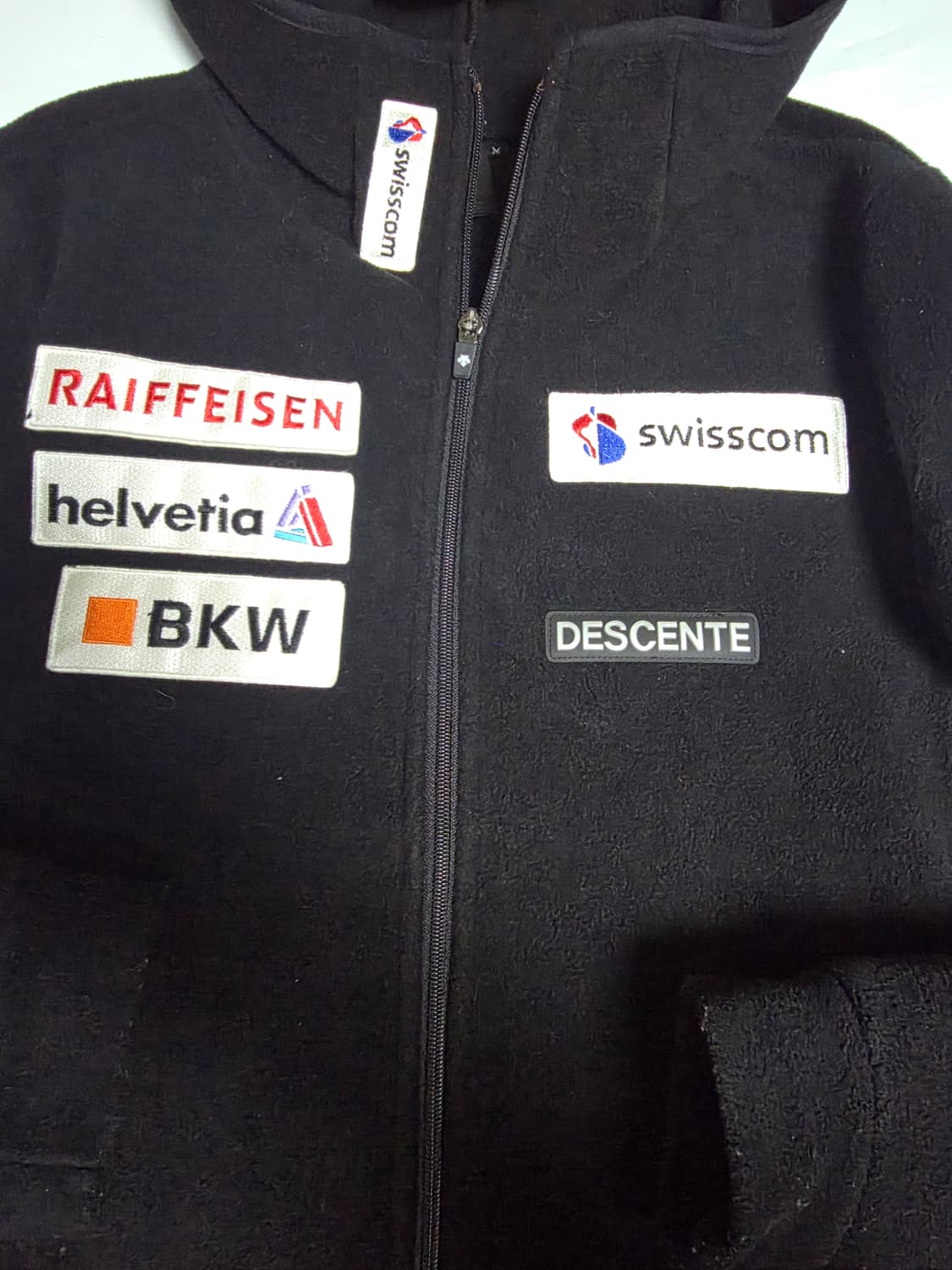[데상트] 스위스 스키 국대 패치 블랙 기모 후드 집업 M  상품이미지3