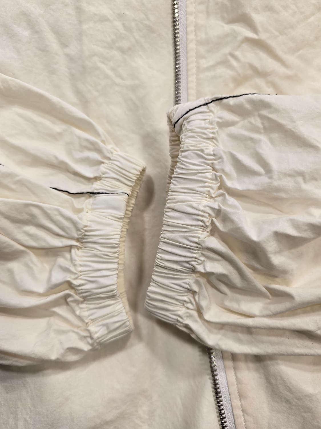 마뗑킴 로고 코팅 바람막이 자켓 점퍼 아이보리 프리사이즈 상품이미지7