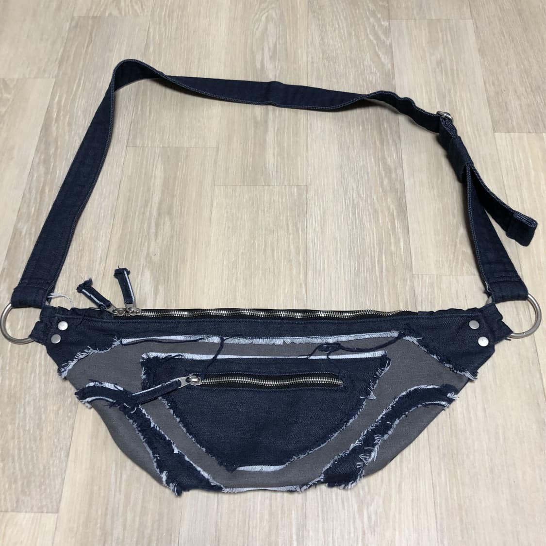 (OS) 비슬로우 퍼플 BESLOW PURPLE 커브드 라인 바디백 상품이미지1