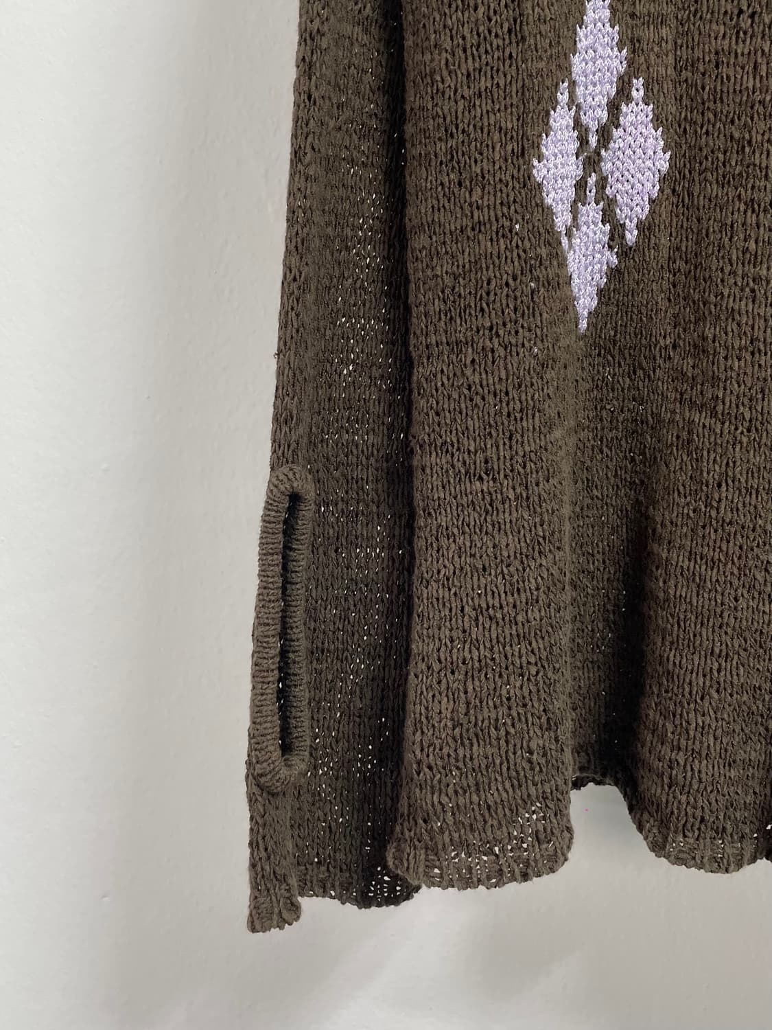 더오픈 프로덕트 아가일 컷아웃 니트(on.421) 상품이미지4