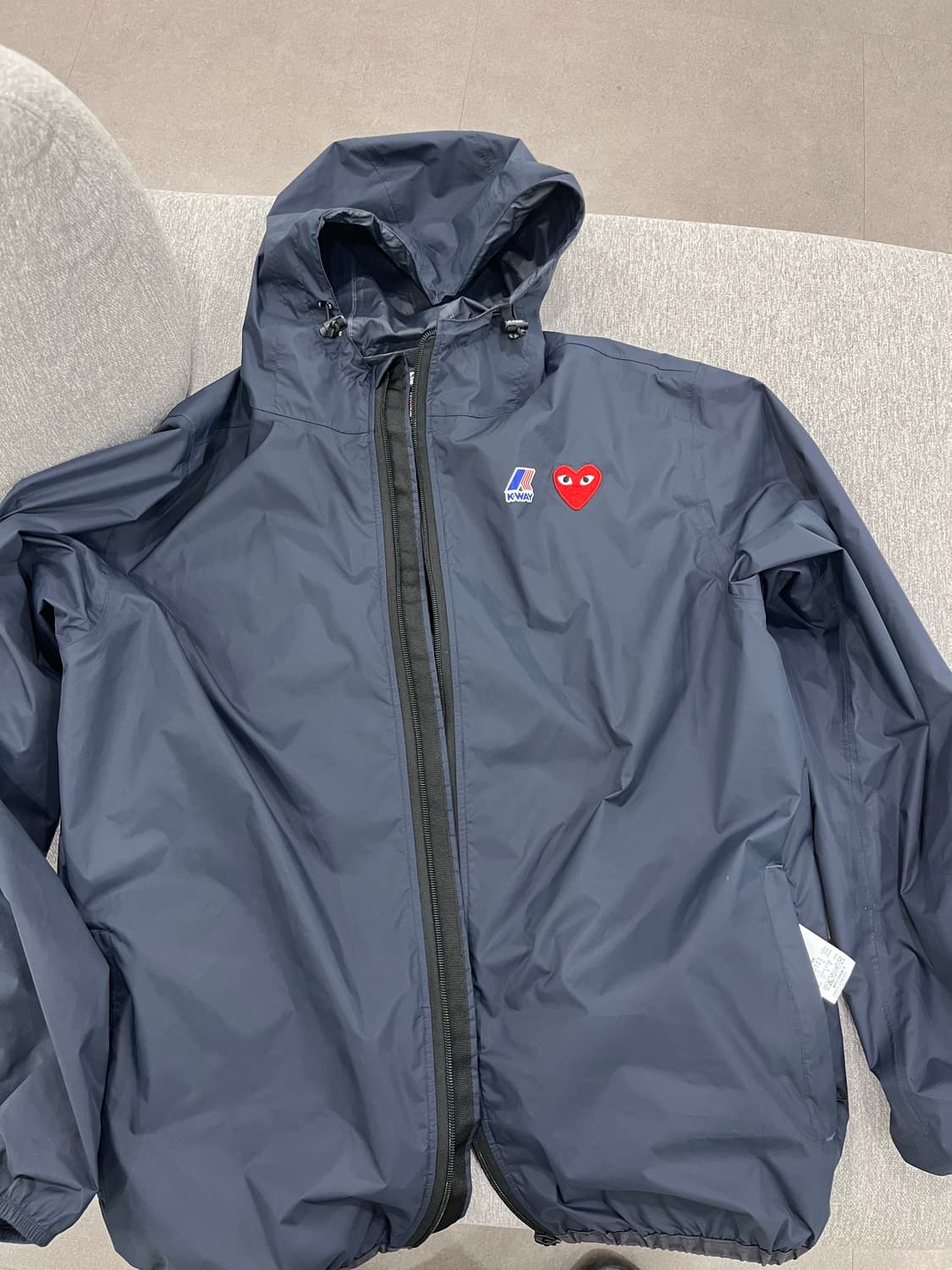 플레이 꼼데가르송 x 까웨 풀 집 자켓 네이비 상품이미지2