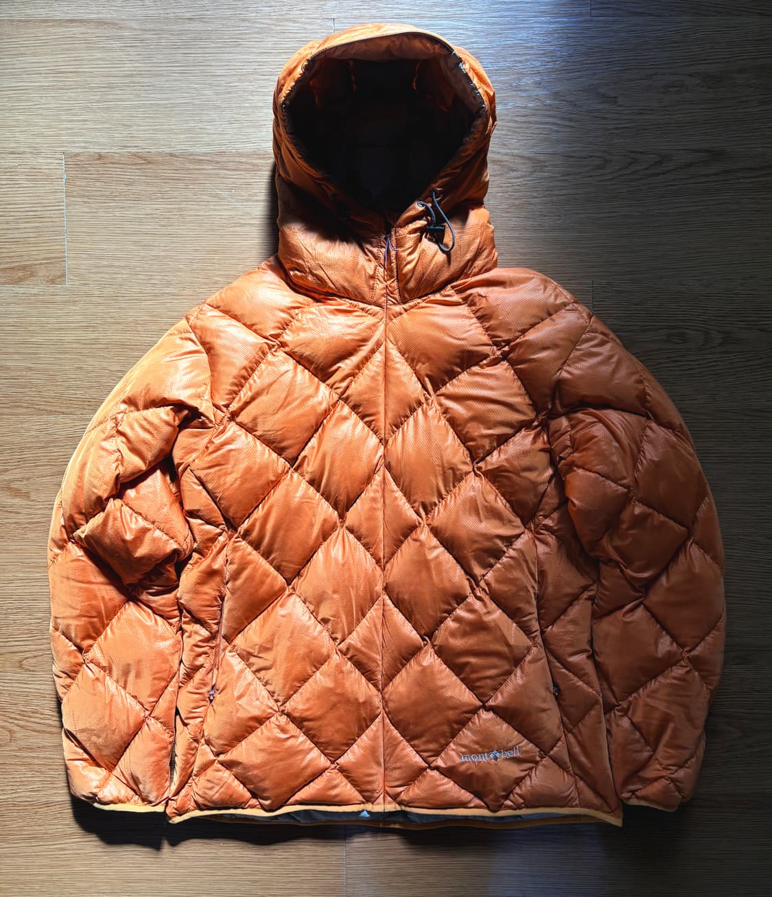 몽벨 다이아몬드 퀼팅 경량패딩 상품이미지1