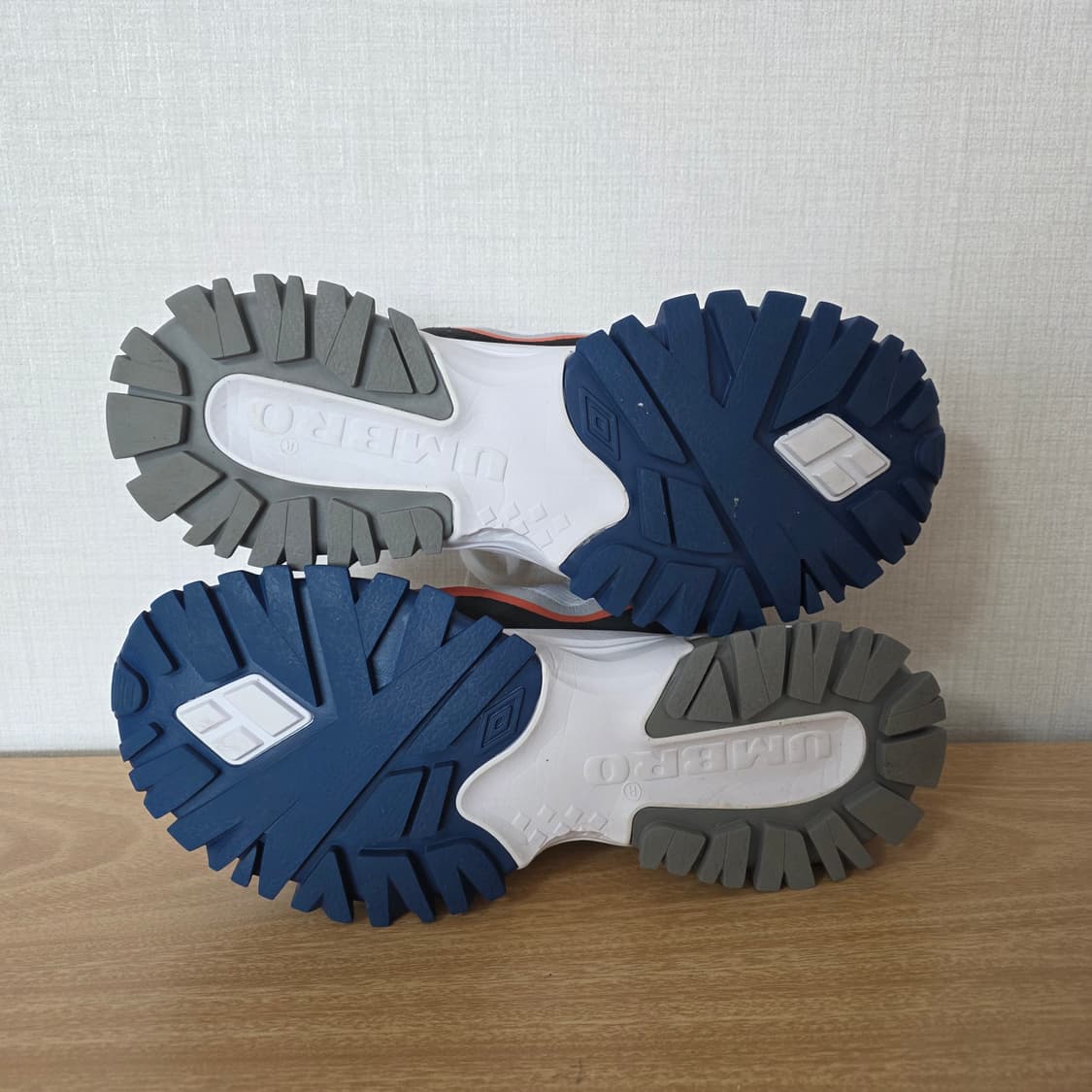 (270mm)엄브로 범피 스니커즈 운동화  상품이미지5