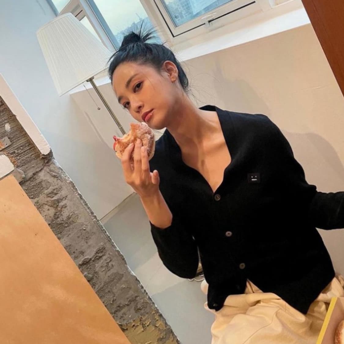 아크네스튜디오 케베 페이스 가디건 상품이미지1