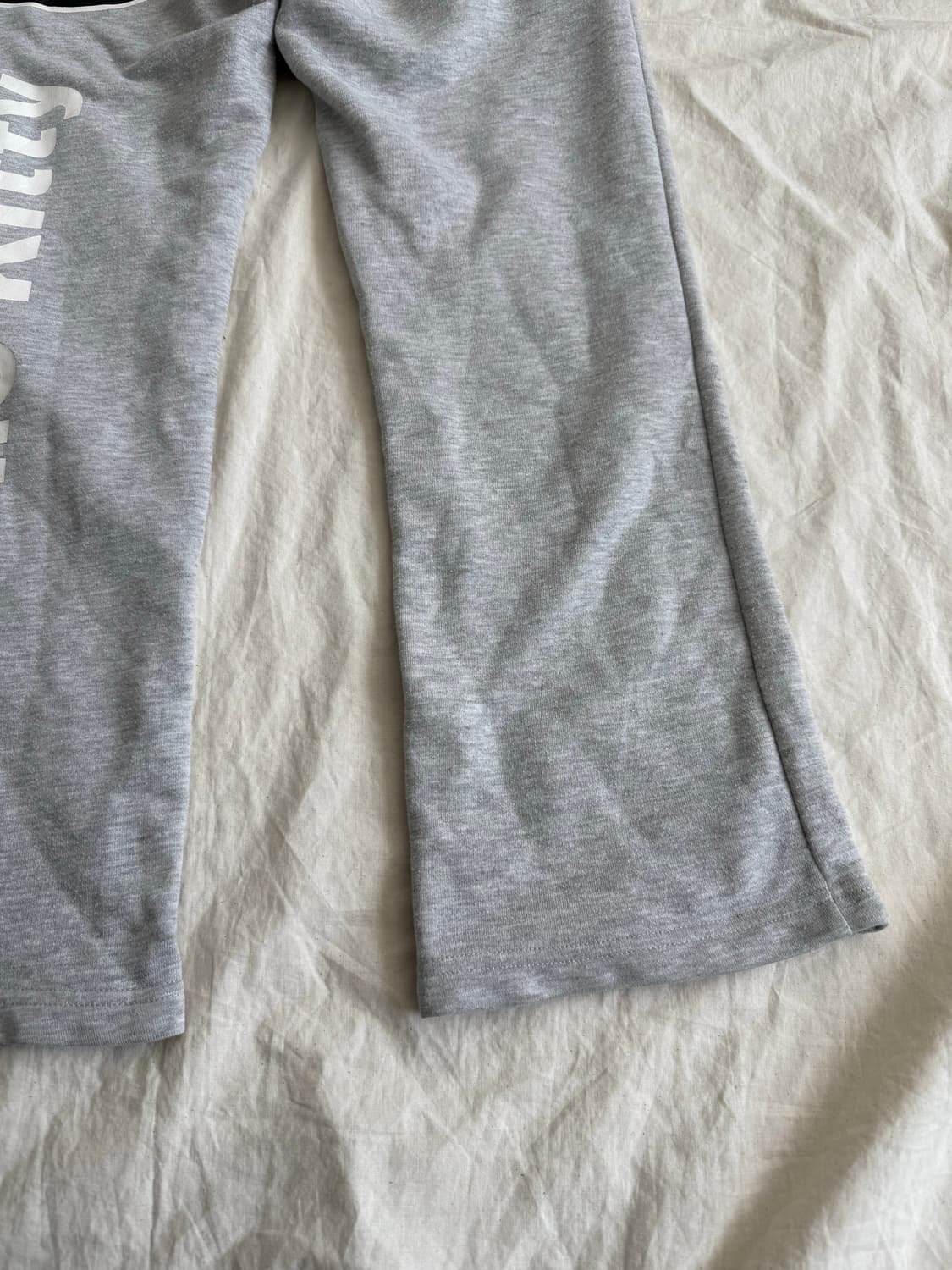 헬로키티 그레이 스웨트팬츠 상품이미지7