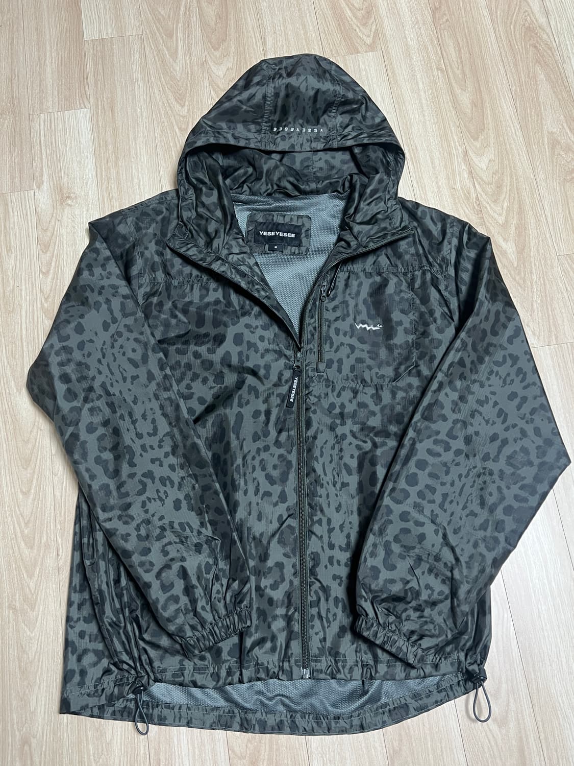 예스아이씨 레오파드 바람막이 M 상품이미지1