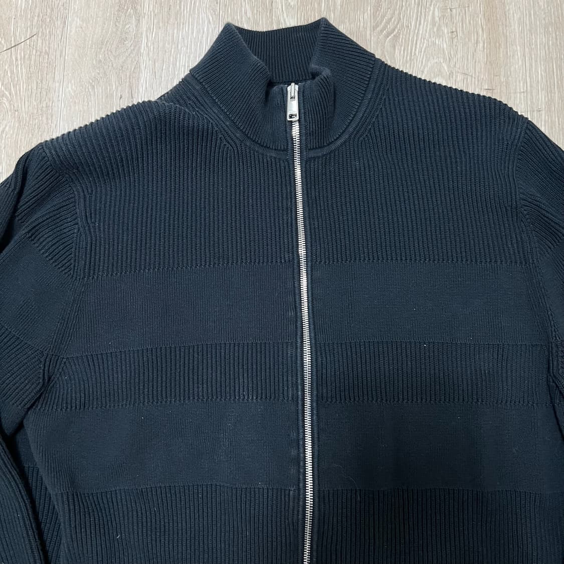 띠어리 남성 미니멀 블랙 니트집업 XL/105  상품이미지2