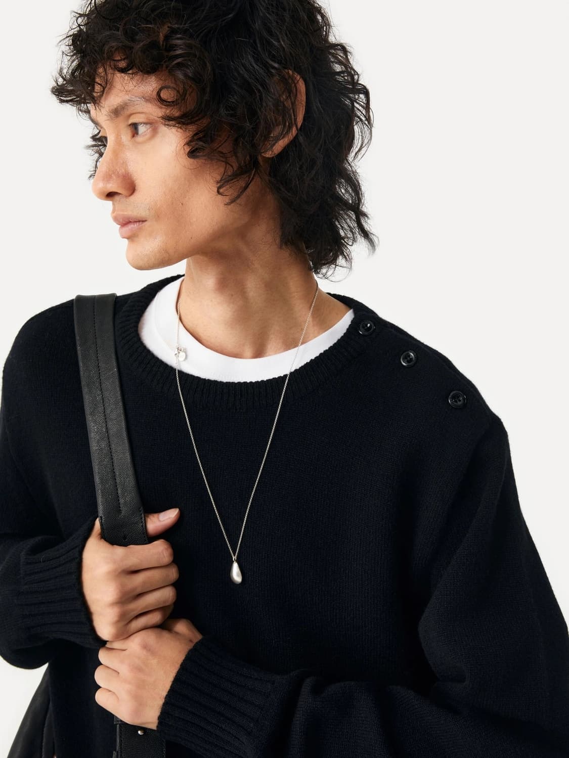 [새상품] 라벨아카이브 울 숄더 버튼 니트 판매합니다 상품이미지3