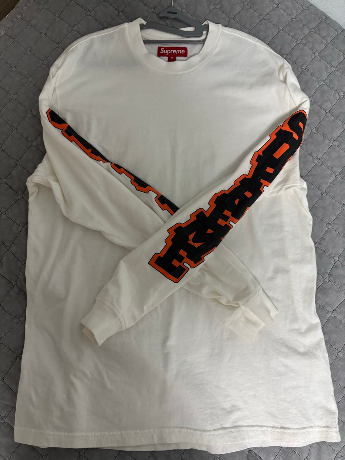 슈프림 크랙 롱슬리브 팝니다! 상품이미지2