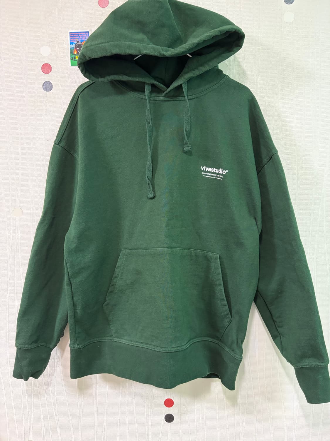 비바스튜디오 다크 그린 후드티 상품이미지1