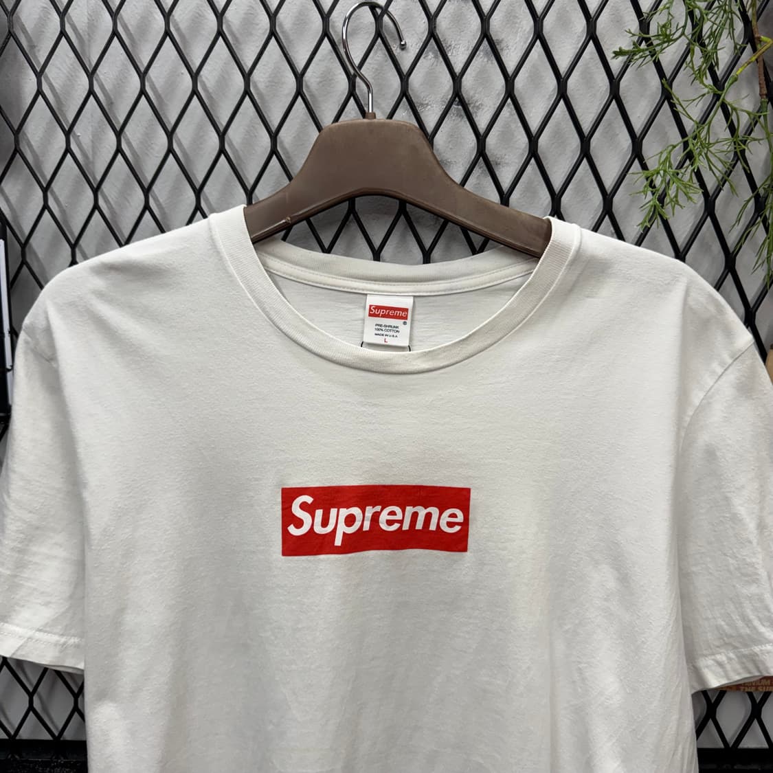 슈프림 클래식 반팔 티셔츠 전면 박스 로고 포인트 화이트 상품이미지3