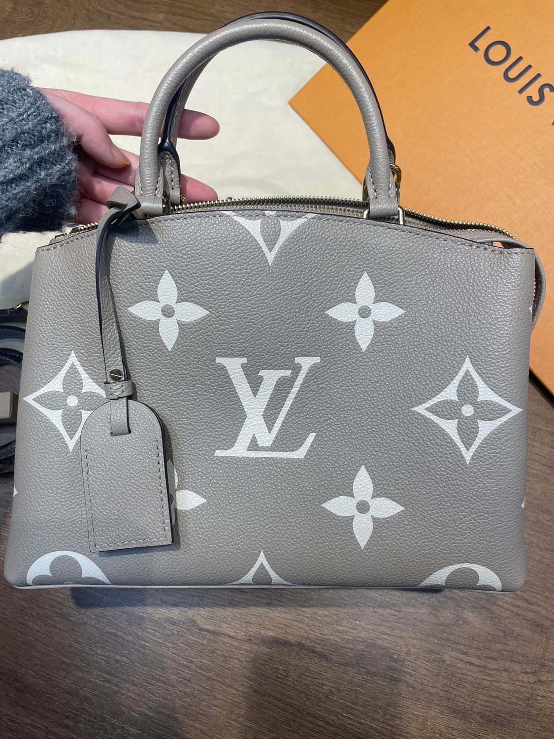 루이비통 모노그램 앙프렝뜨 루미네즈 PM 토트백 상품이미지1