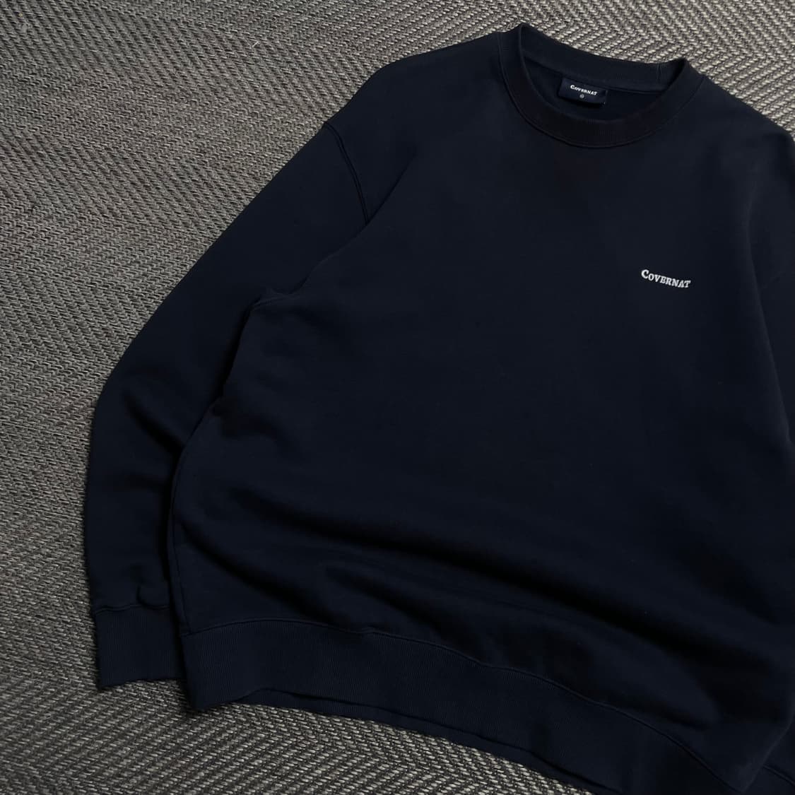 커버낫 스몰 자수로고 박시핏 스웻 맨투맨 네이비o 5305 상품이미지3