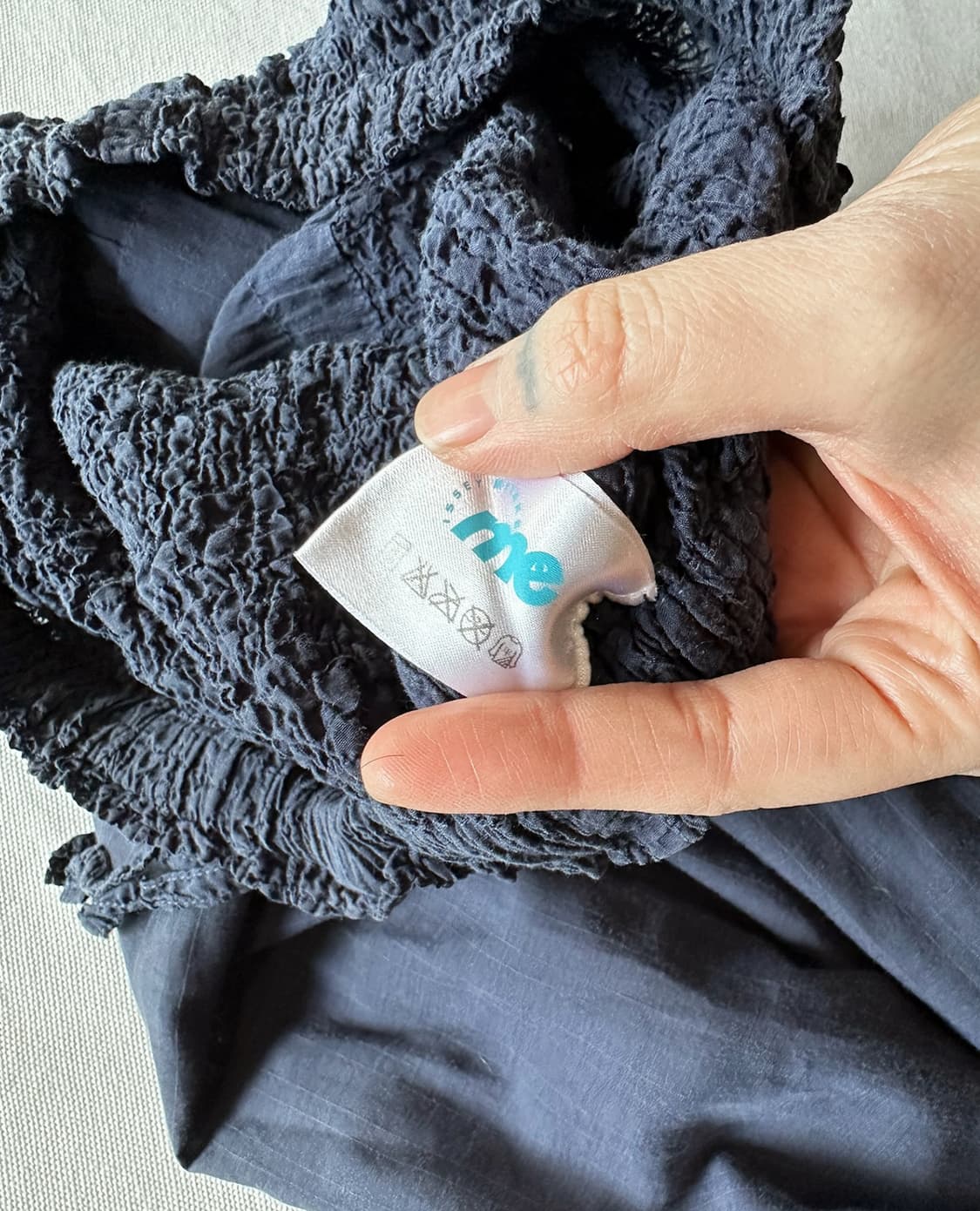 ISSEY MIYAKE ME navy smocked skirt 상품이미지10