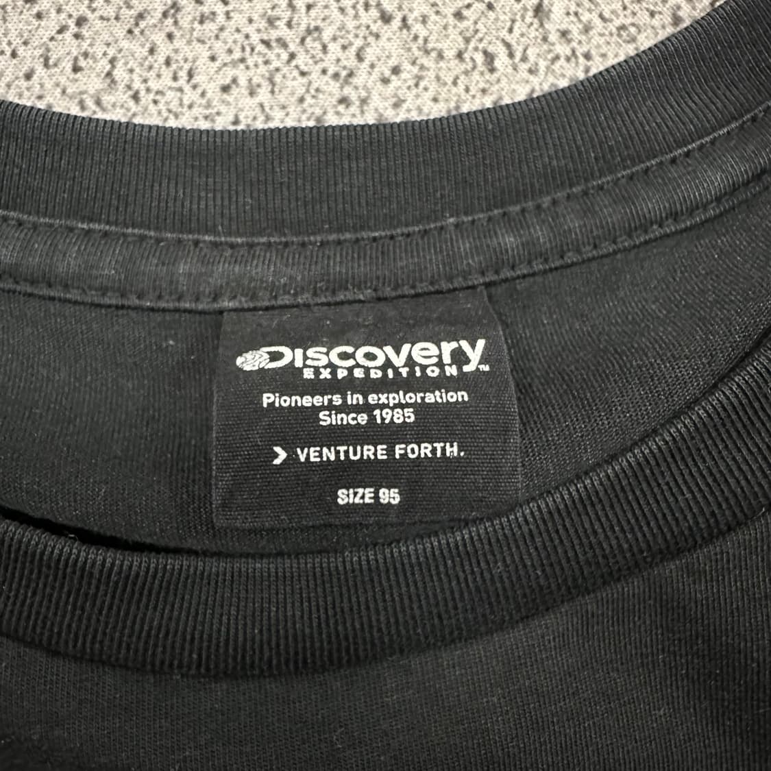 ✨ (만원 빈티지) 디스커버리 블랙 반팔티 상품이미지4