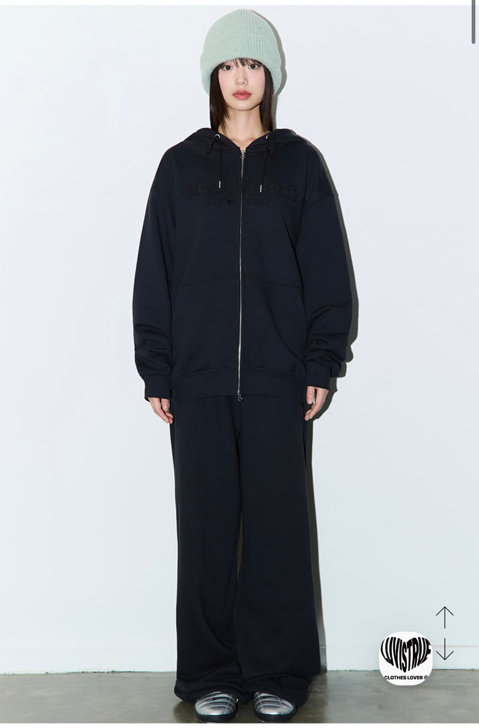 러브이즈트루 구효민 후드집업 세트 셋업 블랙 팝니다! 상품이미지3