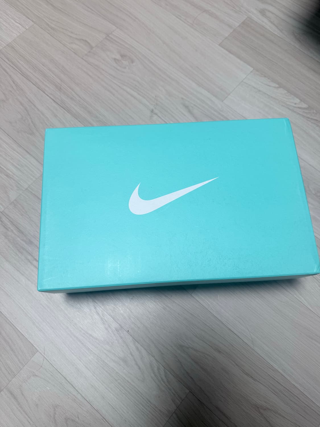 나이키 티파니 포스 270미리 박스 상품이미지1