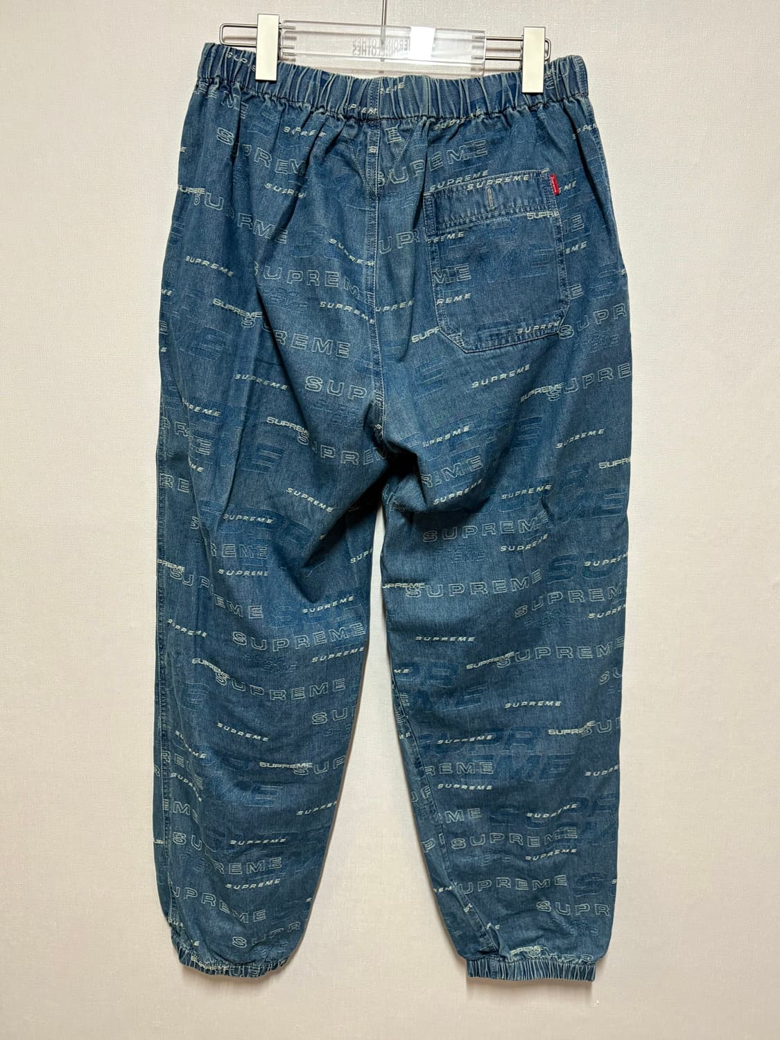 [M] 2019 SUPREME LOGO ALL OVER PANTS,  상품이미지2