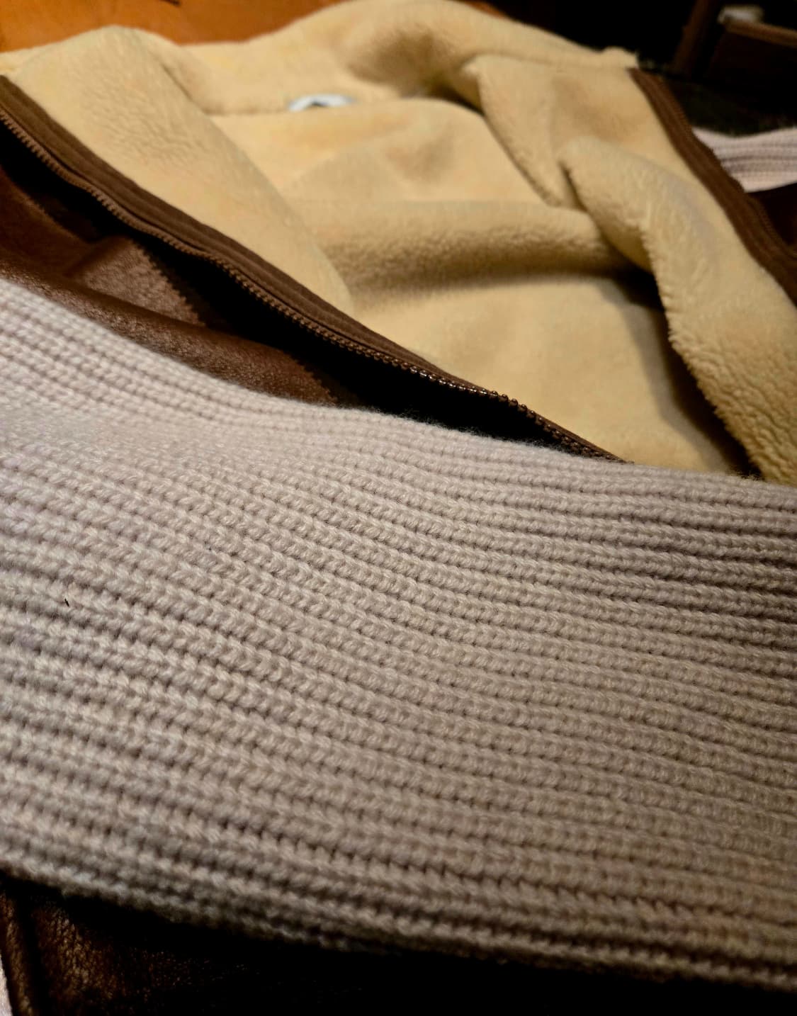 그란싸소 니트 슬리브 가죽 하이브리드 자켓 니트패딩 상품이미지6