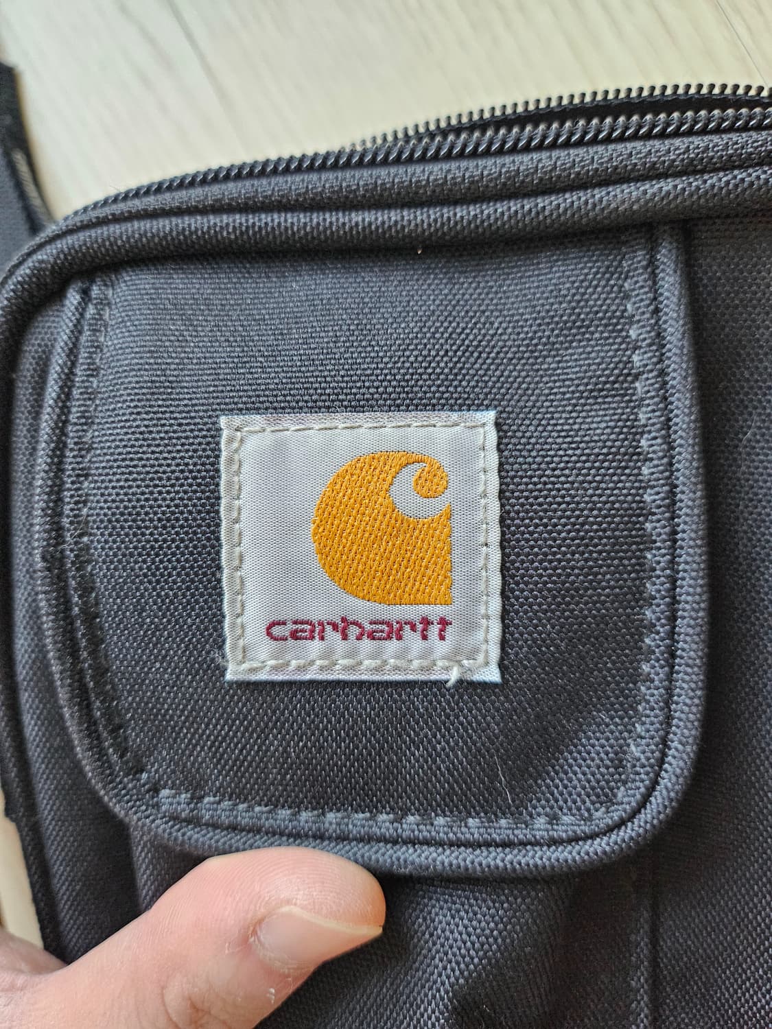 칼하트 윕 essentials shoulder bag with strap 상품이미지3