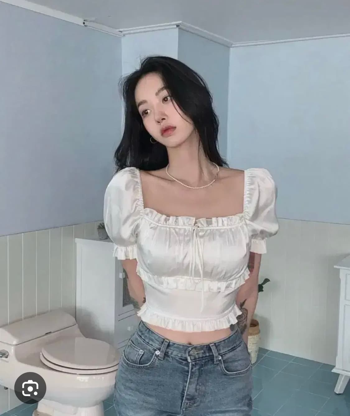 페일제이드 퍼프 새틴 블라우스 상품이미지1