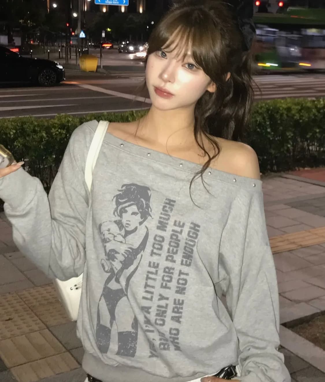 러브이즈트루 오프숄더 스웻셔츠 새상품 상품이미지2