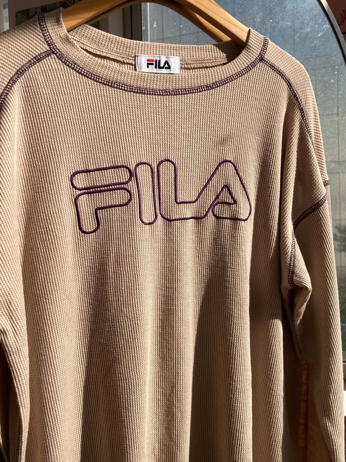 휠라 FILA 자수 베이지 롱슬리브 니트 상품이미지2