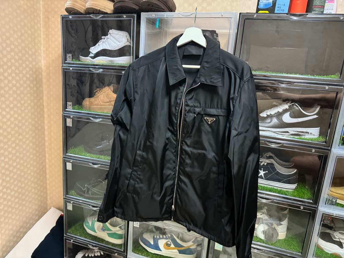 프라다 리나일론 집업 개버딘 블루종 자켓 블랙 52사이드 상품이미지1