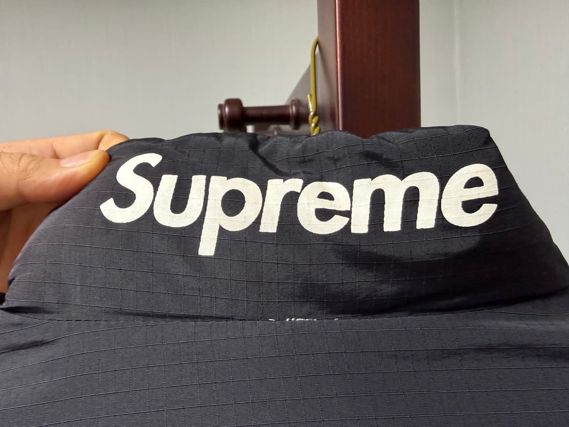 [M] 슈프림 14FW 리버시블 다운 푸퍼 자켓 블랙 레드 상품이미지5