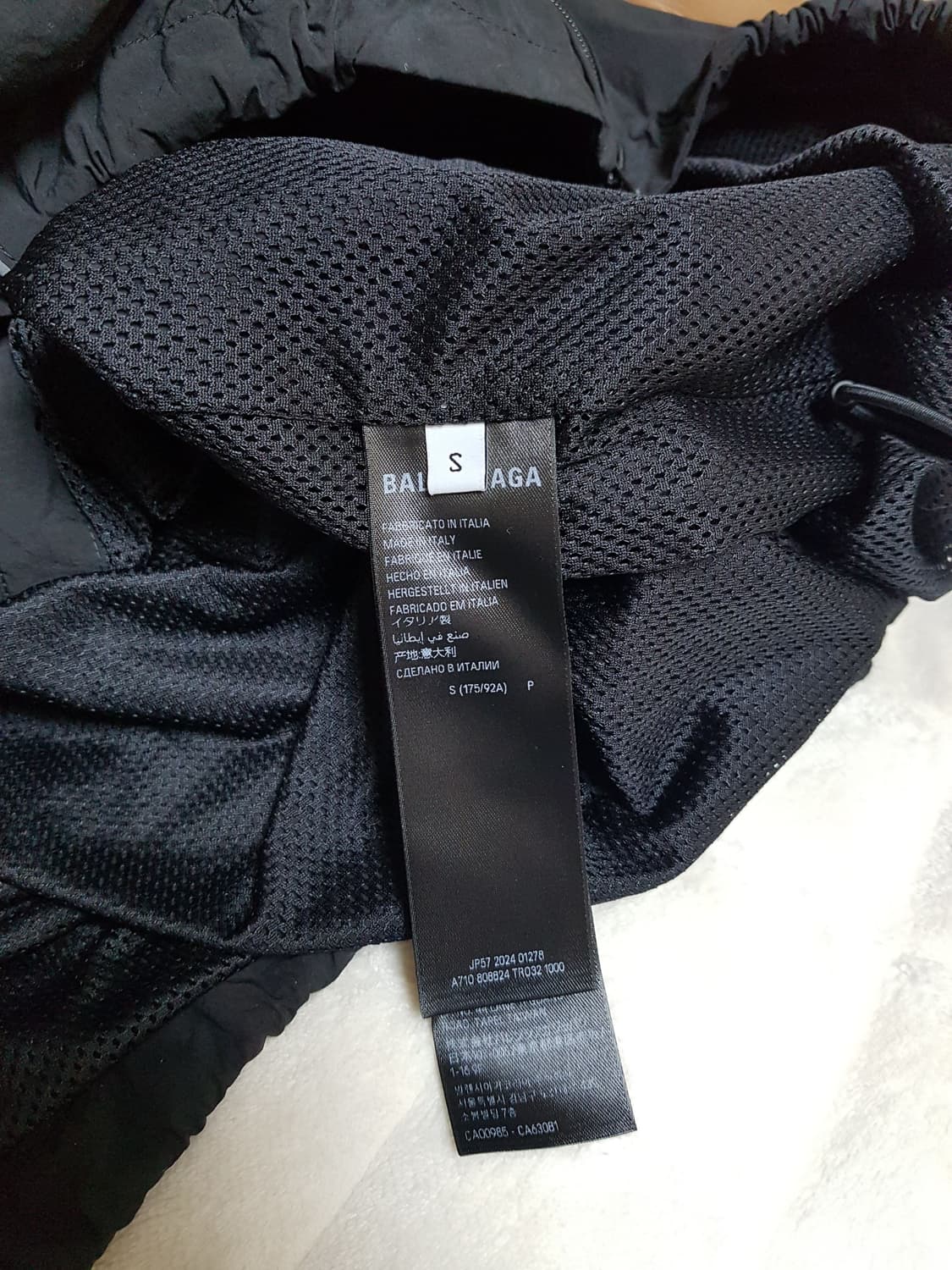 발렌시아가 루프 스포츠 아이콘 트랙 자켓 페이디드 블랙 상품이미지6