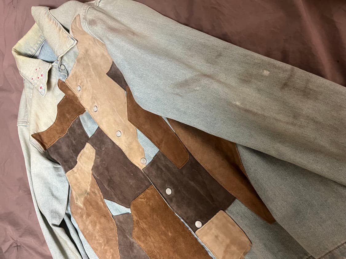 Erl Woven Leather Patchwork Shirt in Lig 상품이미지2