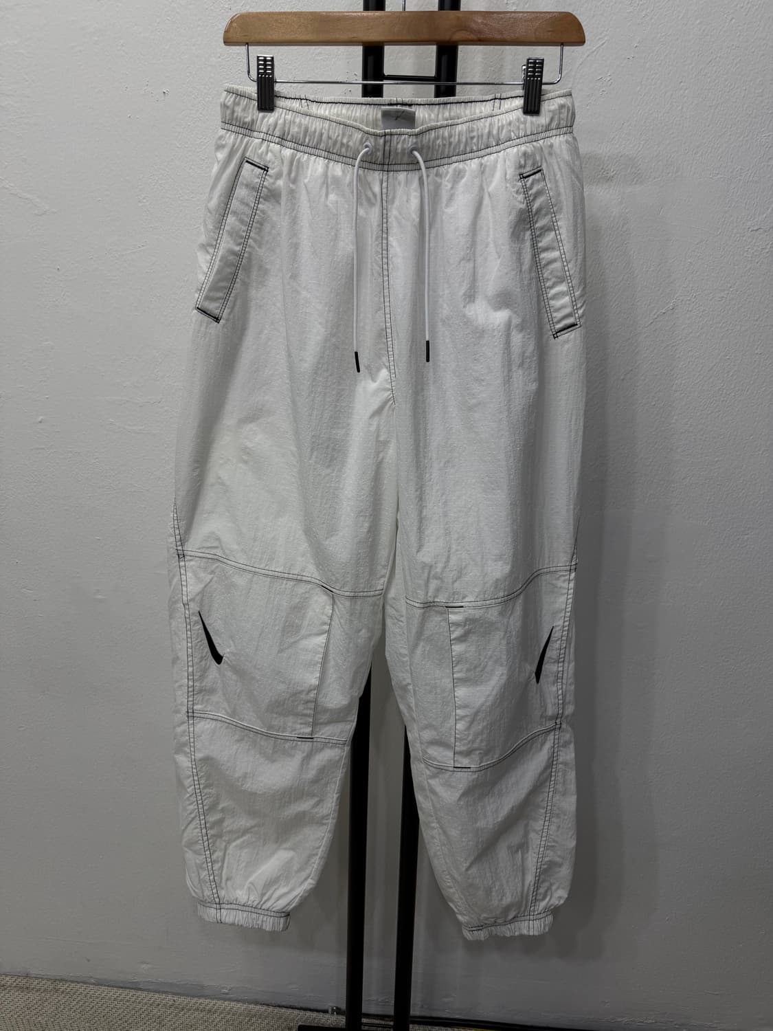 정품) 나이키 여성 나일론 스우시 팬츠 M 상품이미지1