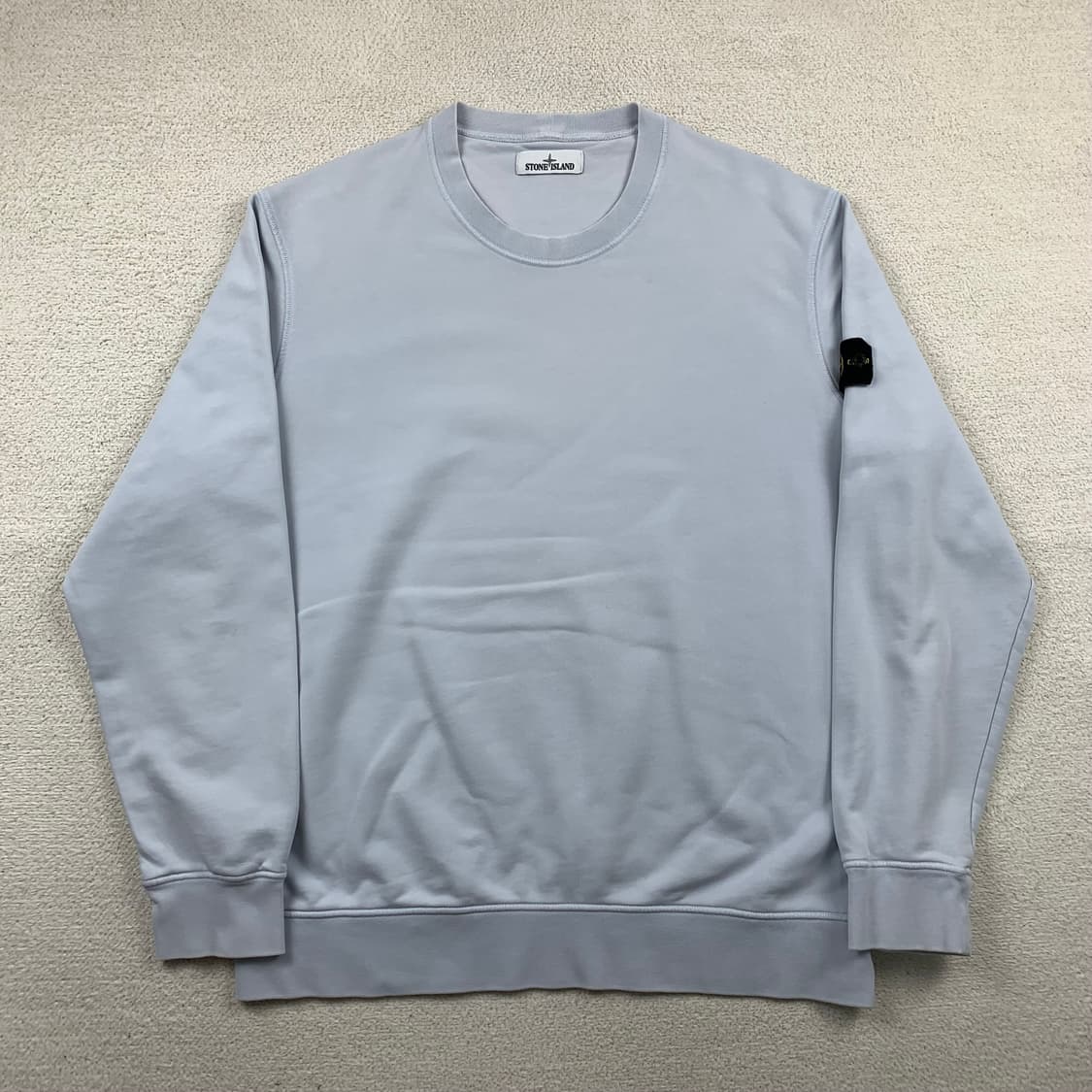 스톤아일랜드 와펜 패치 크루넥 맨투맨 스카이블루  상품이미지1