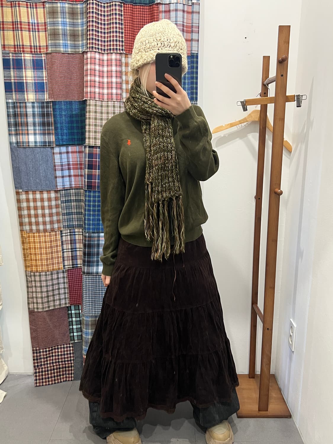 폴로 카키 브이넥 니트 상품이미지3