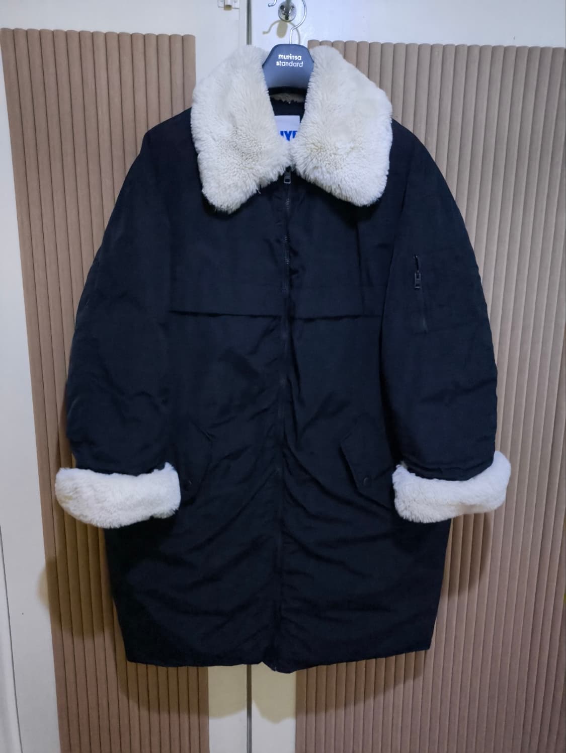 오버핏F 스티브제이앤요니피 SJYP 무스탕 패딩 상품이미지1