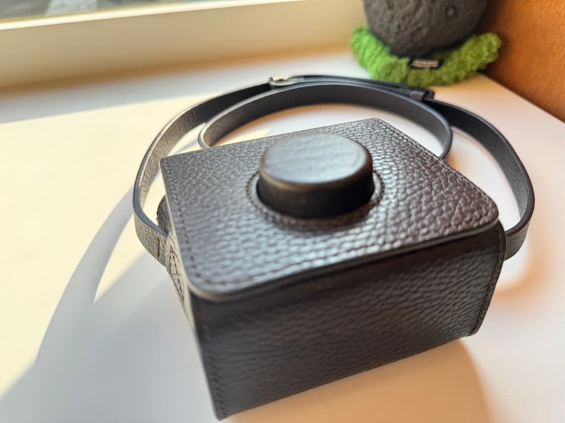 Lemaire 르메르 다크초코 미니 카메라백 상품이미지5