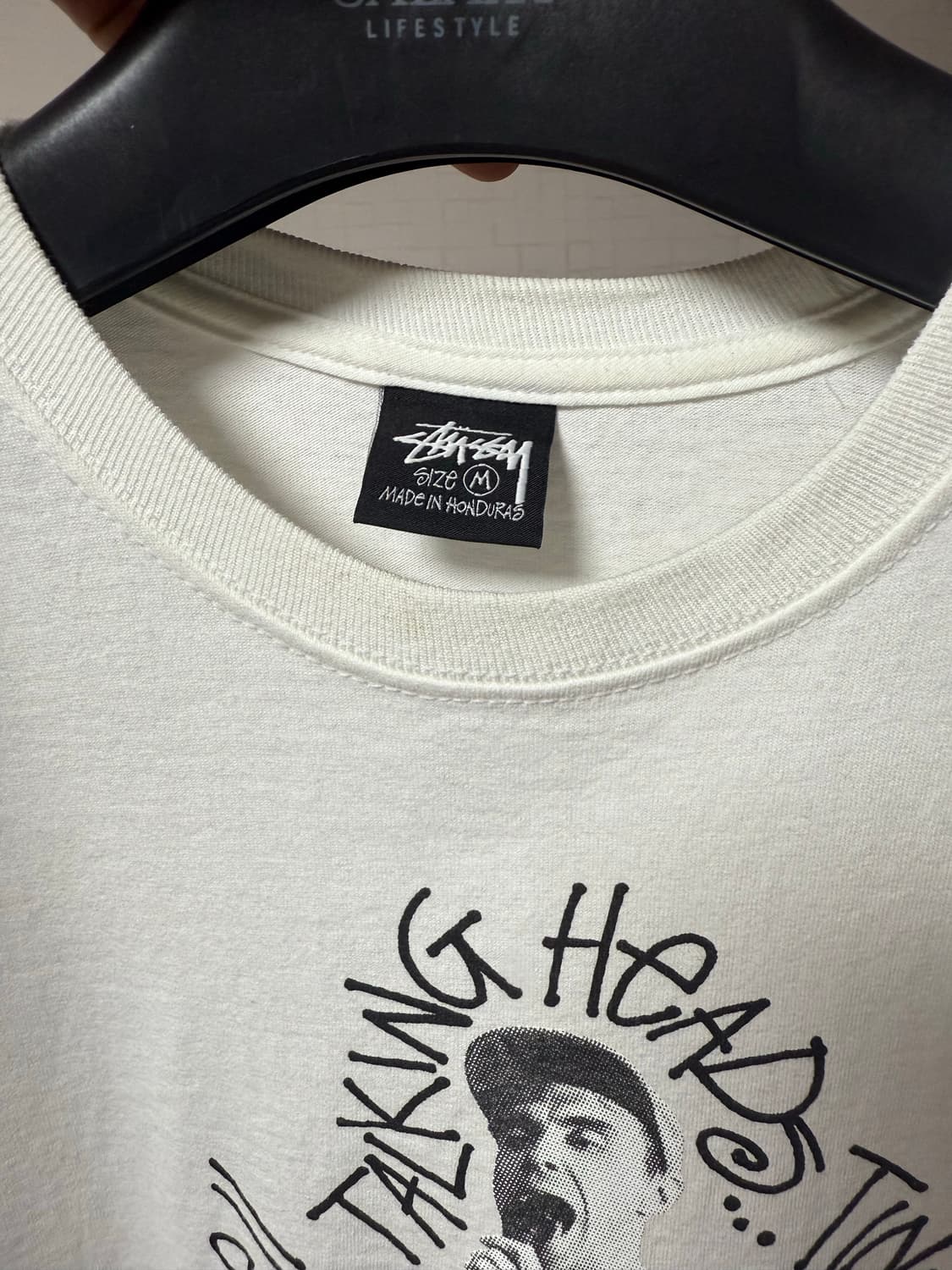 m) 스투시 x 토킹 헤즈 스탑 메이킹 센스 티셔츠 화이트 상품이미지3