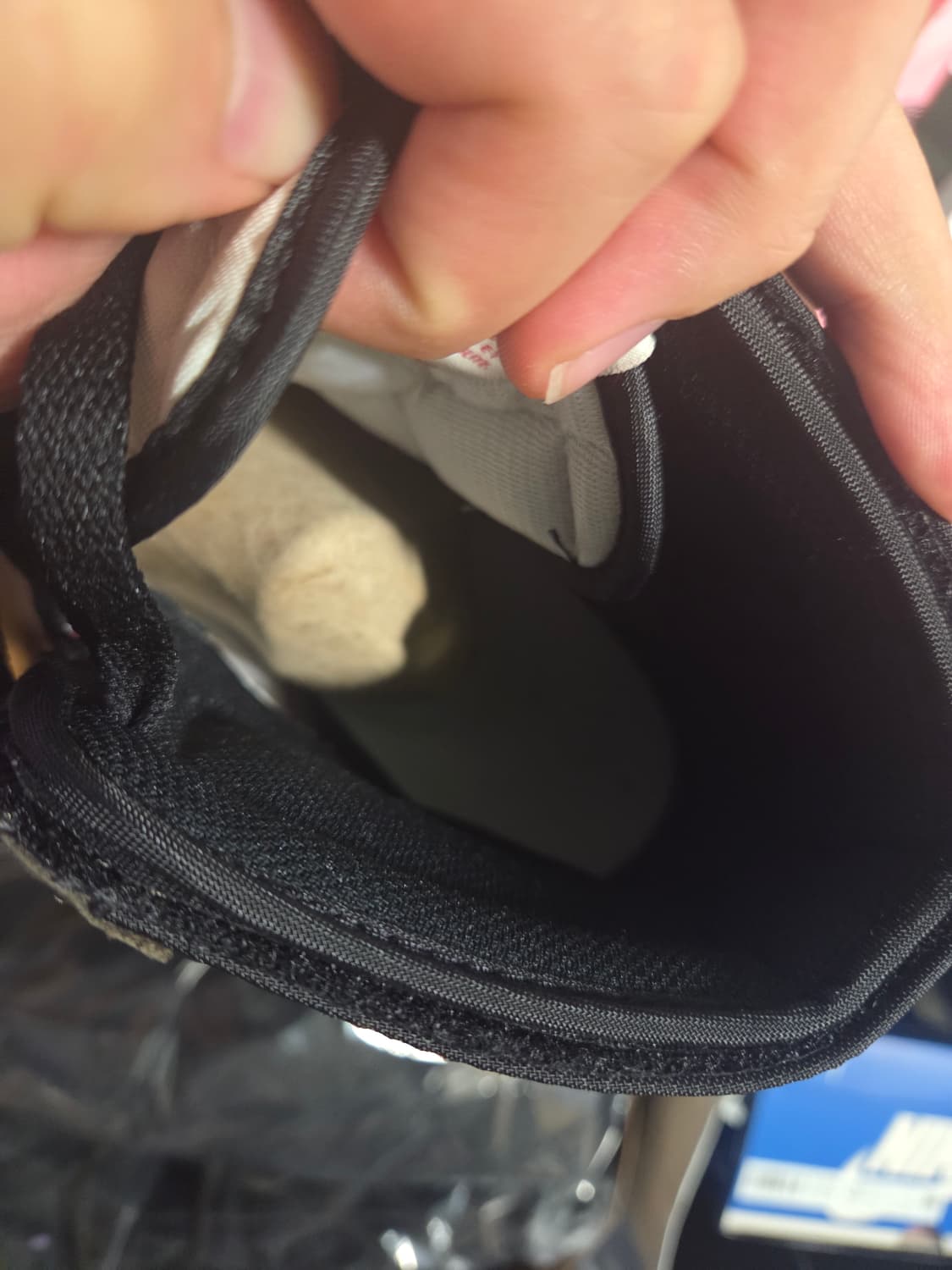 에어 조던 1 레트로 하이 OG 트래비스 스캇 상품이미지10